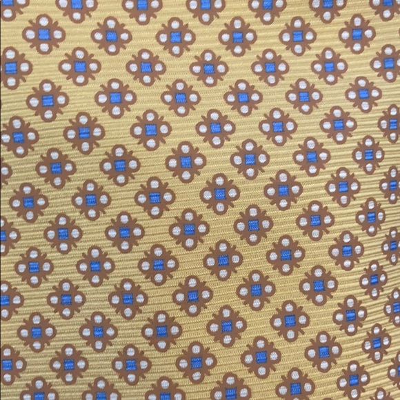 Yellow Barney’s tie - Picture 2 of 4